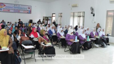 Kunjungi Beltim, Bunda PAUD Prov.Kep.Babel Sri Utami Bagikan 198 Buku Pendidikan