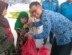 Karang Taruna Temberan Santuni Sejumlah Mustahik, Subekti Berharap Mustahik Hari Ini Menjadi Muzakki Tahun Depan