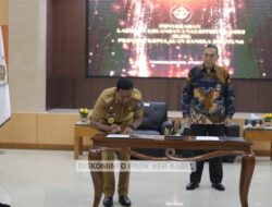 Pj Gubernur Suganda Serahkan LKPD 2022 Pada BPK Perwakilan Kep Babel