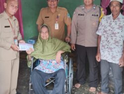 Ibu Mastur Dapat Bantuan kursi Roda