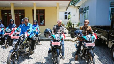 Wako Molen Serahkan Kendaraan Dinas Berupa 13 Unit Sepeda Motor dan 1 Unit Mobil Kepada Tenaga Penyuluh Pertanian