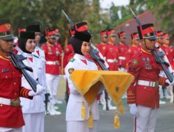 Upacara Penurunan Bendera Lengkapi Rangkaian Peringatan HUT ke-78 RI