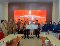 Pemkot Pangkalpinang Serahkan Dana Hibah