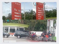 Motor Dengan Tangki Kapasitas Besar Ikut Antri Di SPBU Merawang