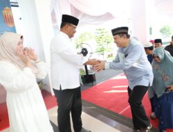 Pj Gubernur Safrizal Shalat Idulfitri Bersama Masyarakat