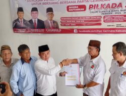 Mulkan Mengembalikan Formulir Pendaftaran Bakal Calon Bupati Bangka ke DPC Gerindra