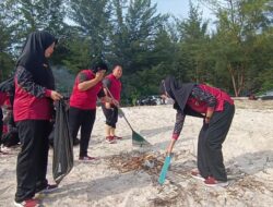 Polres Bangka Lakukan Bersih Bersih Pantai