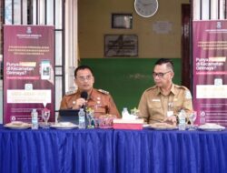 Budi Utama Pimpin Rapat di Kantor Lurah Batu Intan