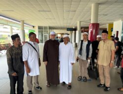 Prof Udin Sambut Kedatangan Ulama Sekaligus Guru Sanad UAS, Ini Jadwal Safari Dakwahnya di Pangkalpinang