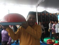 Prof Udin-Cece Dessy Apresiasi “Kirab Nganggung” Tuatunu: Wujud Syukur dan Persaudaraan