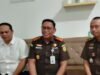 Kajari Bangka Menerima Penyerahan Tersangka dan Barang Bukti Perkara Korupsi MOT