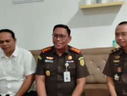 Kajari Bangka Menerima Penyerahan Tersangka dan Barang Bukti Perkara Korupsi MOT
